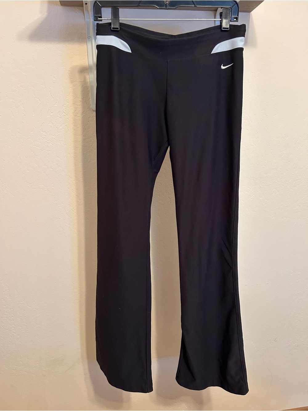 Title: Nike Y2K Low Rise Flare Yoga Pants Black Athletic Workout Size S